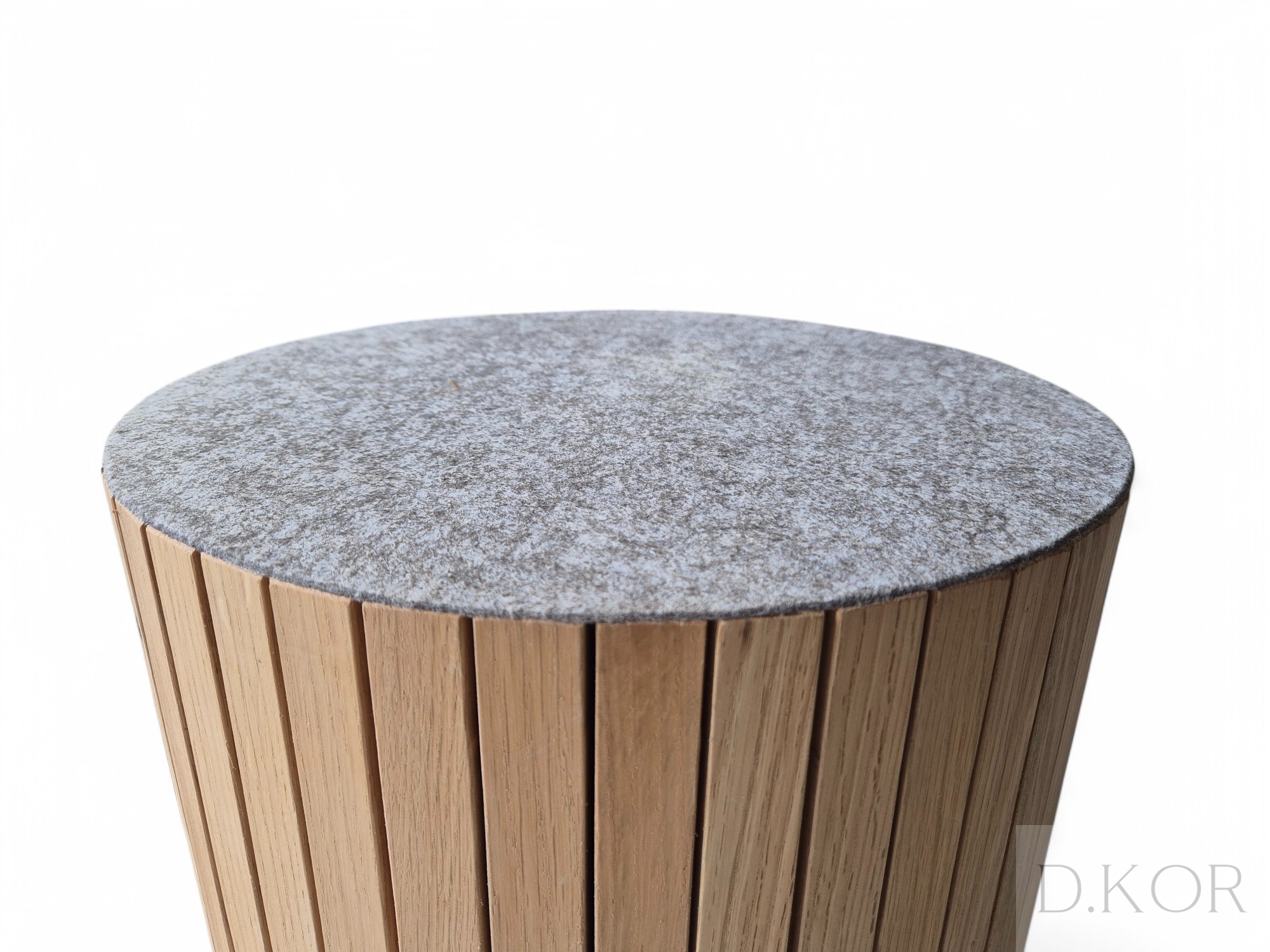 Gerillter Tisch mit Travertinplatte – Bild 5