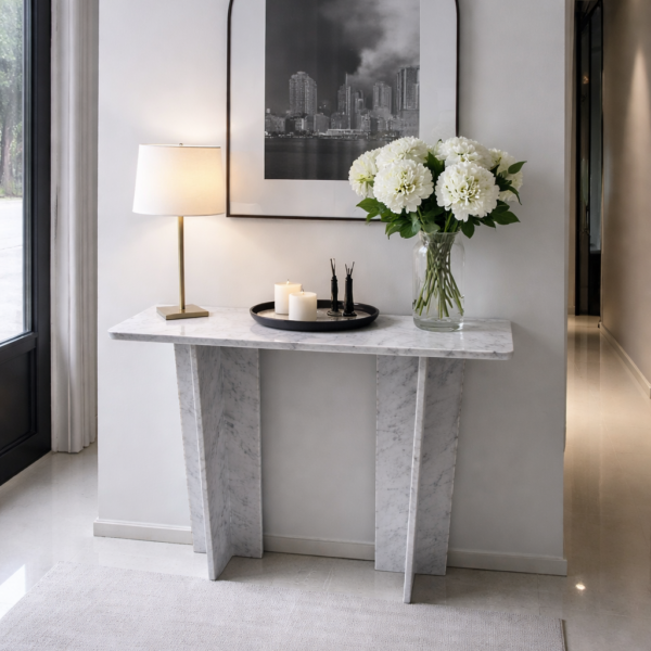 Weiße Konsole mit Bianco Carrara